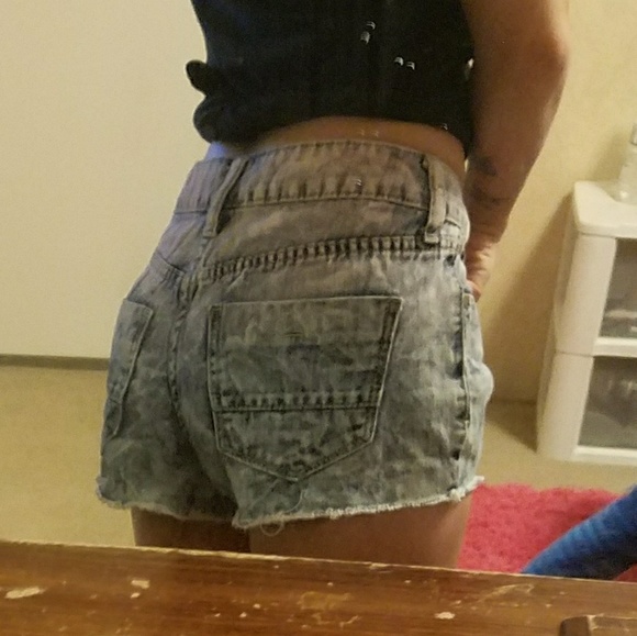 🌹Decree size 1 shorts can fit 0🌹 - Picture 5 of 7